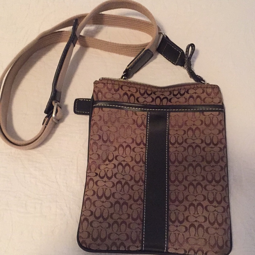 Small Coach crossbody bag